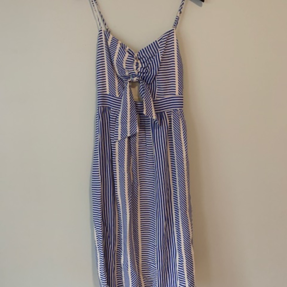 Lush Size Small Dress with Center Cut out and Tie